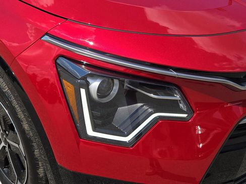 New 2025 Kia Niro SX image 5