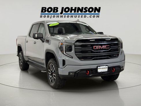 Used 2025 GMC Sierra 1500 AT4 w/ AT4 Premium Package AWD/4WD image 3