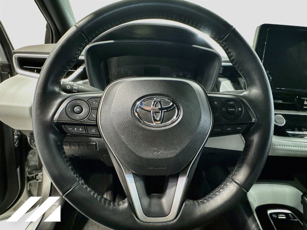 Used 2023 Toyota Corolla SE w/ Carpet Mat Package (TMS) FWD image 11