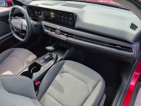 Used 2025 Kia K4 LXS image 32