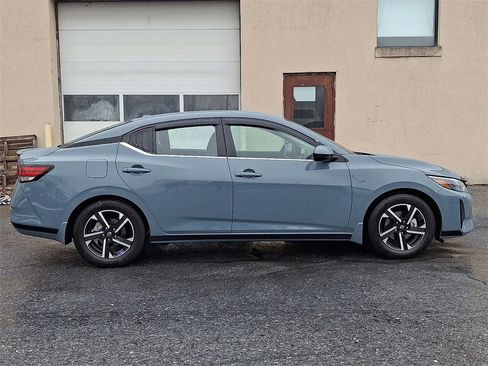 Used 2024 Nissan Sentra SV image 7