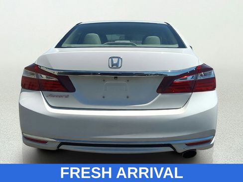 Used 2017 Honda Accord LX image 6