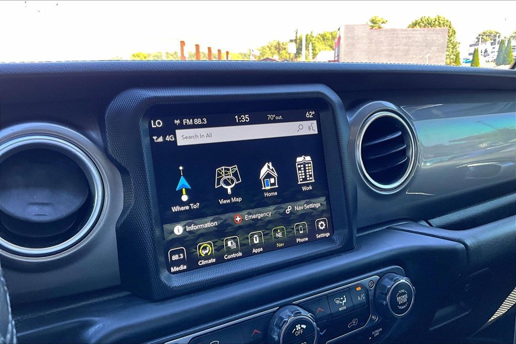 Used 2021 Jeep Wrangler Unlimited Sahara w/ Uconnect 4C Nav & Sound Group AWD/4WD image 31