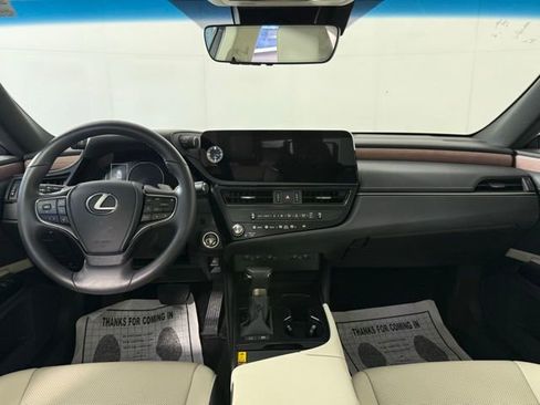Certified 2025 Lexus ES 300h w/ Premium Package image 25