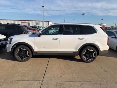 Used 2024 Kia Telluride S w/ S Sunroof Package