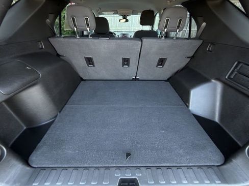 Used 2020 Chevrolet Equinox LT FWD image 27