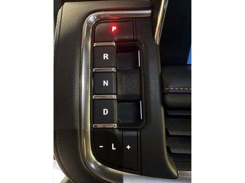 Used 2023 Chevrolet Suburban Premier image 51