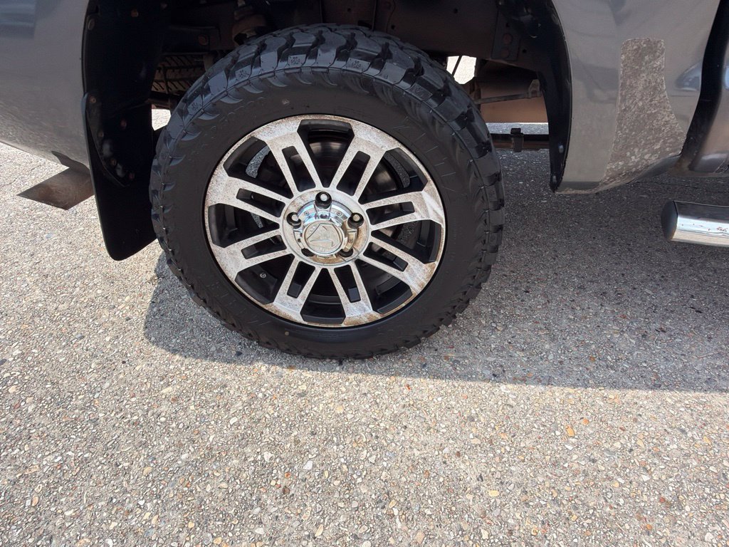 Used 2013 Toyota Tundra 4x4 CrewMax w/ Tow Pkg image 19