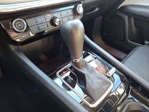 Certified 2022 Jeep Compass Limited w/ Elite Group image 15