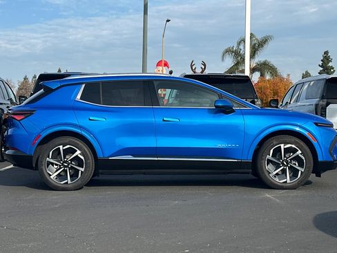 Used 2025 Chevrolet Equinox EV LT w/ Convenience Package image 4