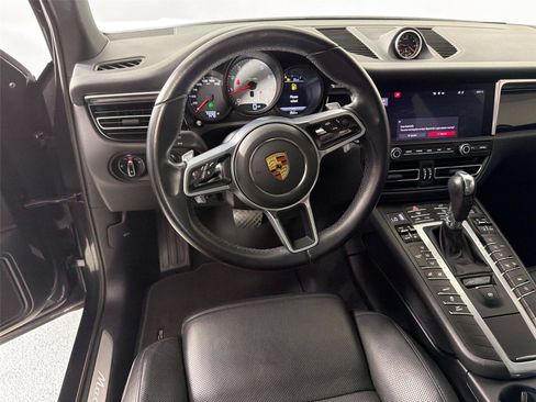 Certified 2021 Porsche Macan S AWD/4WD image 18