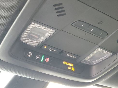 Used 2024 Buick Enclave Premium image 19