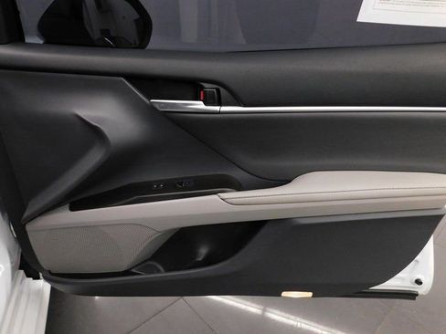 Used 2023 Toyota Camry XLE image 32