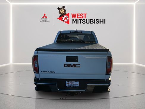 Used 2016 GMC Canyon W/T image 5