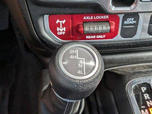 Certified 2024 Jeep Gladiator Mojave AWD/4WD image 23