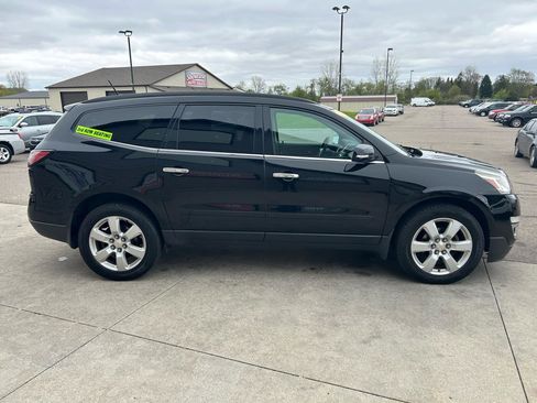 Used 2016 Chevrolet Traverse LT w/ Style and Technology Package AWD/4WD image 4
