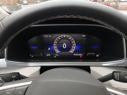 New 2025 Volkswagen Taos SE image 15