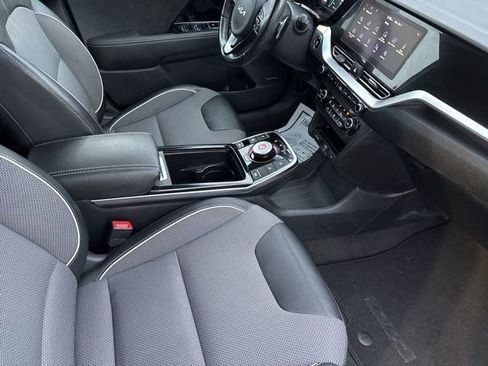 Used 2022 Kia Niro EX w/ Cold Weather Package image 37