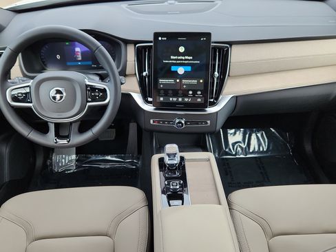 New 2026 Volvo XC90 B6 Plus w/ Protection Package Premier image 16