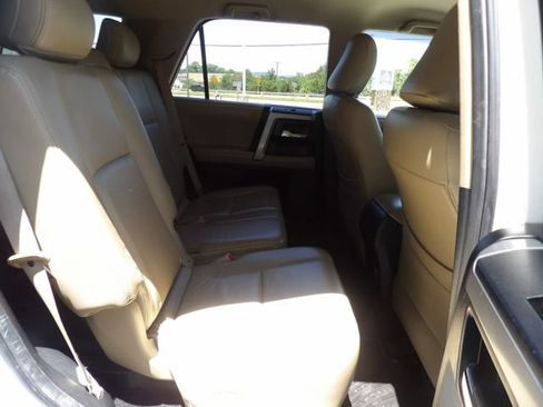 Used 2014 Toyota 4Runner SR5 AWD/4WD image 11