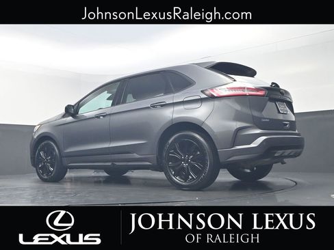 Used 2022 Ford Edge SE w/ Black Appearance Package image 17