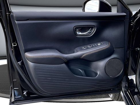 Used 2024 Honda HR-V Sport image 19