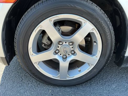 Used 2003 INFINITI G35 Sedan w/ Premium Pkg RWD image 2