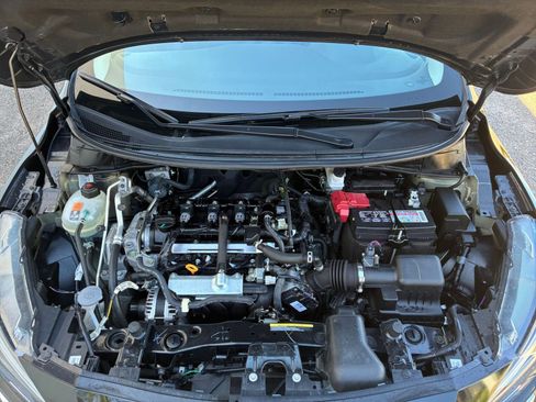 Used 2025 Nissan Versa SV image 30