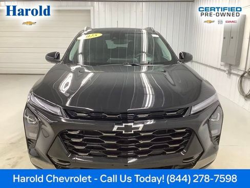 Certified 2025 Chevrolet Trax ACTIV FWD image 2