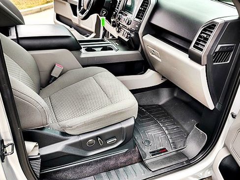 Used 2016 Ford F150 XLT w/ Equipment Group 302A Luxury image 15