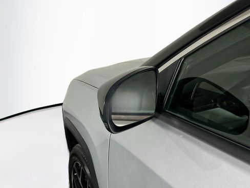 Used 2025 Jeep Compass Limited image 16