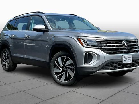 New 2026 Volkswagen Atlas SE FWD image 2