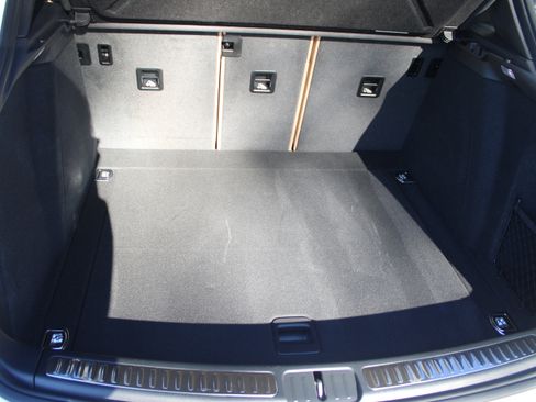 Certified 2025 Porsche Macan image 35