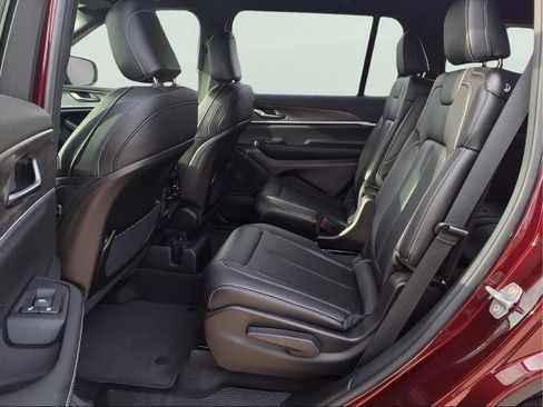 New 2025 Jeep Grand Cherokee L Limited image 9