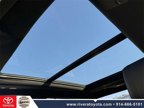 Used 2022 Toyota Tundra Platinum image 26