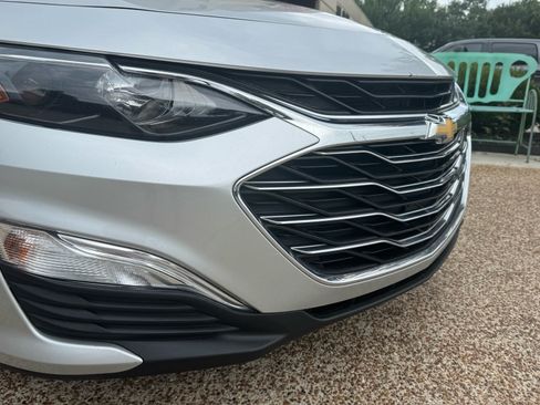 Used 2021 Chevrolet Malibu LS FWD image 2