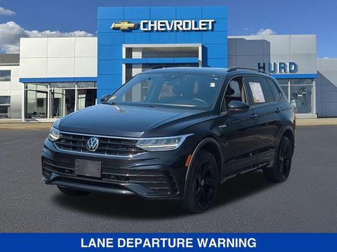 Used 2024 Volkswagen Tiguan SE R-Line AWD/4WD image 9
