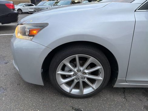 Used 2011 Lexus CT 200h Premium w/ Premium Audio Pkg image 12
