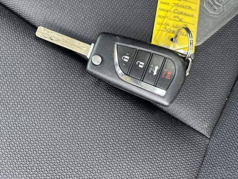 Used 2025 Toyota Corolla LE FWD image 18