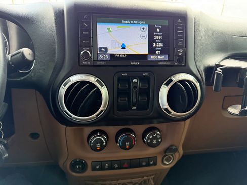 Used 2017 Jeep Wrangler Unlimited Sahara w/ Max Tow Package AWD/4WD image 14