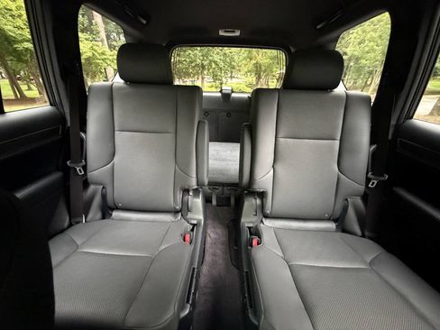 Used 2021 Lexus GX 460 Premium w/ Accessory Package AWD/4WD image 27