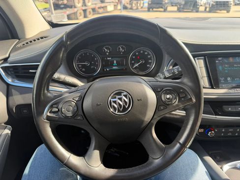 Used 2019 Buick Enclave Essence FWD image 19