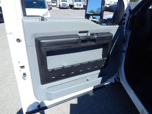 Used 2016 Ford F250 XL w/ Power Equipment Group RWD image 19
