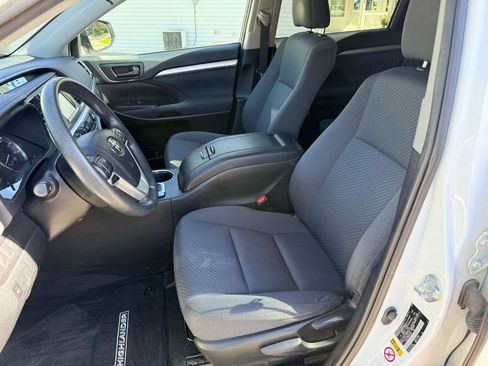 Used 2019 Toyota Highlander LE FWD image 10