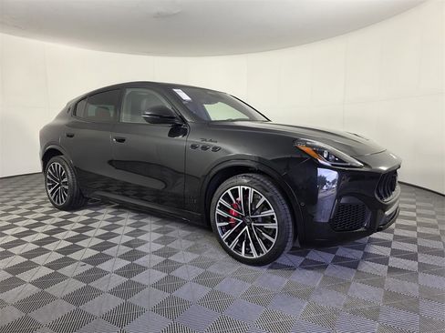 New 2025 Maserati Grecale Modena image 2