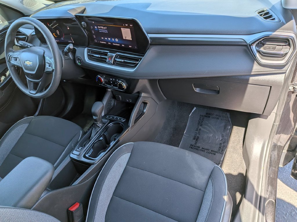 Used 2025 Chevrolet TrailBlazer LT AWD/4WD image 31
