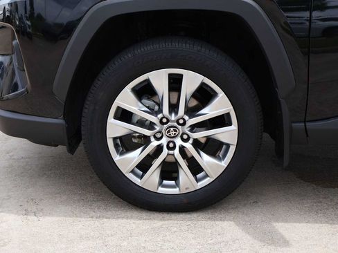 Used 2023 Toyota RAV4 XLE Premium FWD image 8