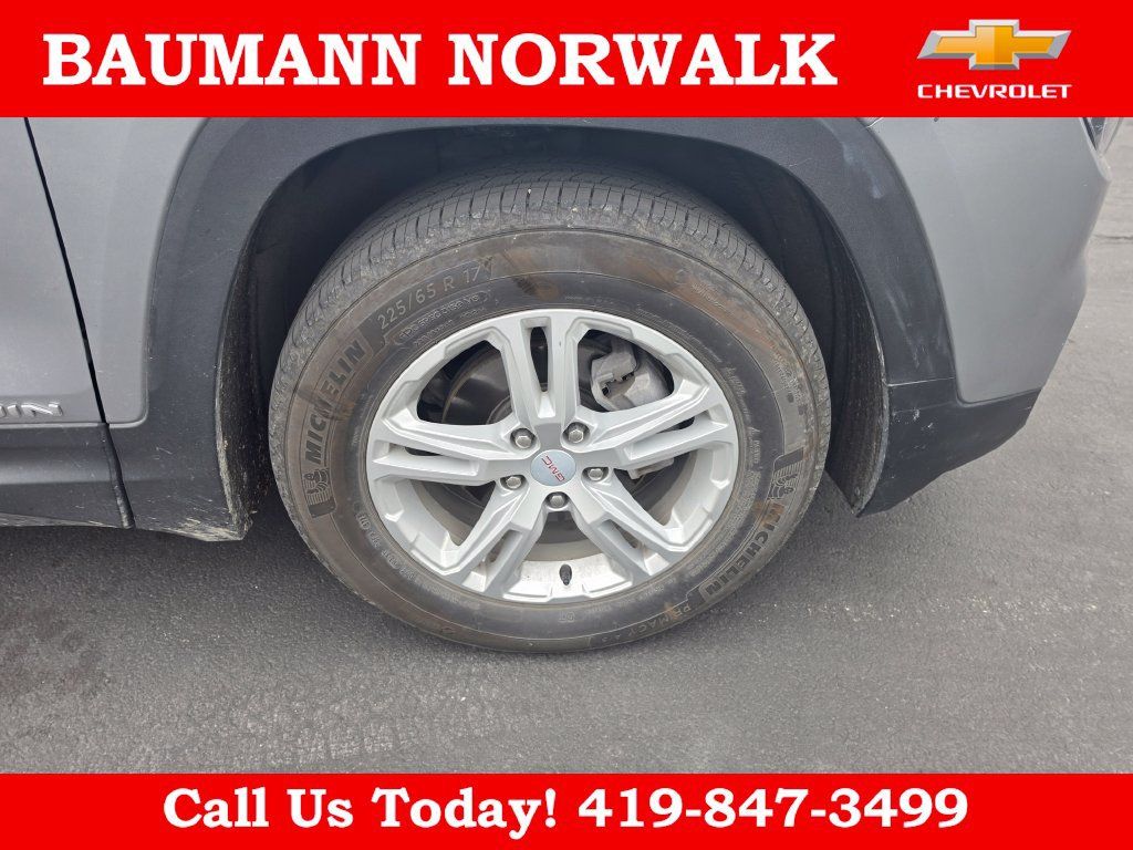 Used 2024 GMC Terrain SLE w/ Driver Convenience Package FWD image 20