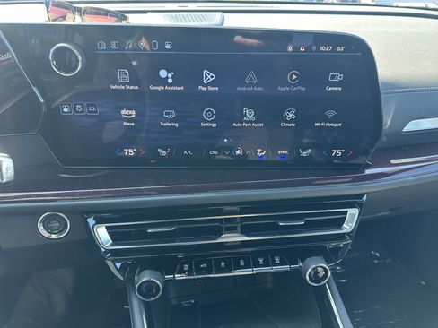 Certified 2024 Chevrolet Traverse Z71 w/ Enhanced Driving Package image 9