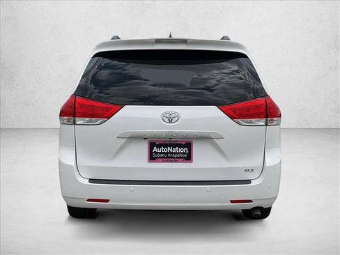 Used 2012 Toyota Sienna XLE AWD/4WD image 13